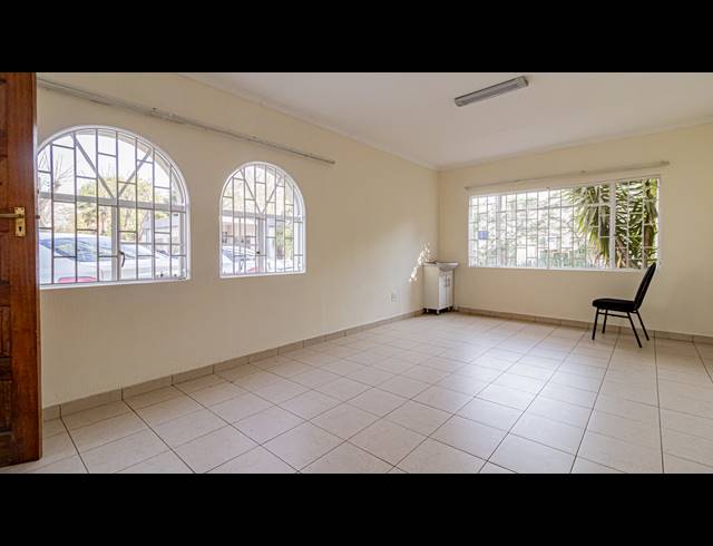 30M² OFFICE TO LET IN PARKTOWN